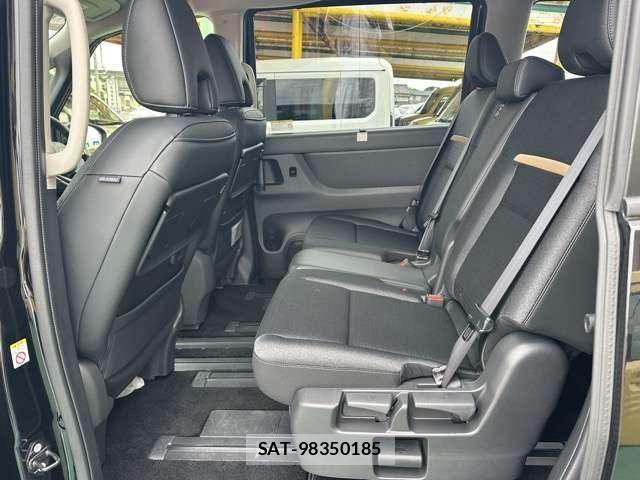 Nissan SERENA 2025-01 8218252-3