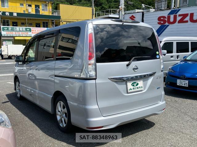 Nissan SERENA 2012-01 8218499-8