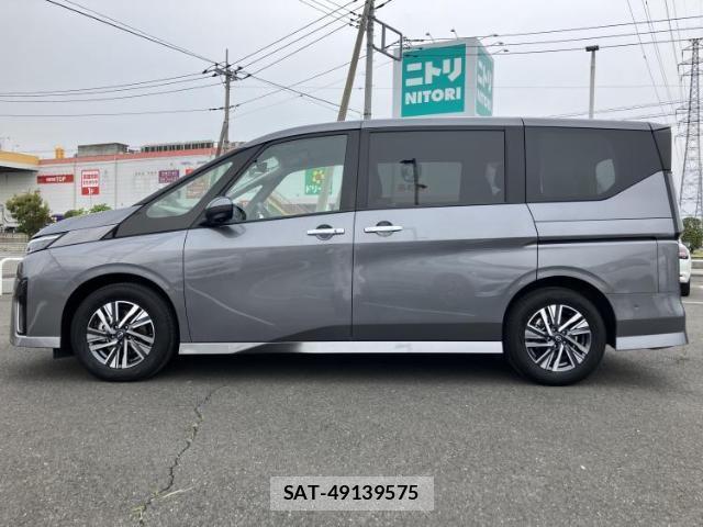 Nissan SERENA 2023-05 8218515-1