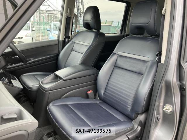 Nissan SERENA 2023-05 8218515-6