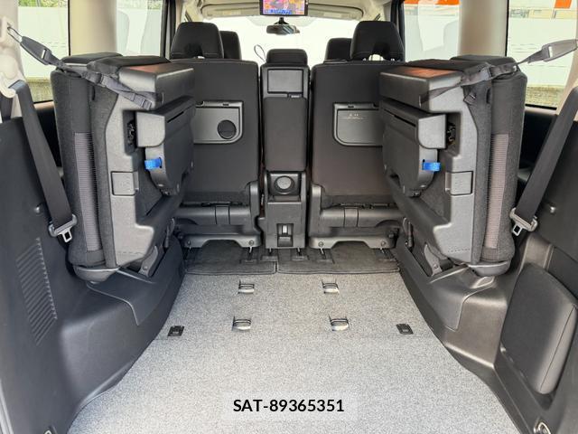 Nissan SERENA 2019-06 8218539-12