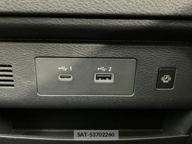 Nissan SERENA 2023-02 8218916-17