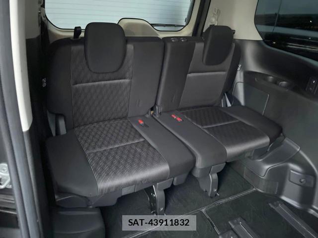 Nissan SERENA 2021-12 8219187-9