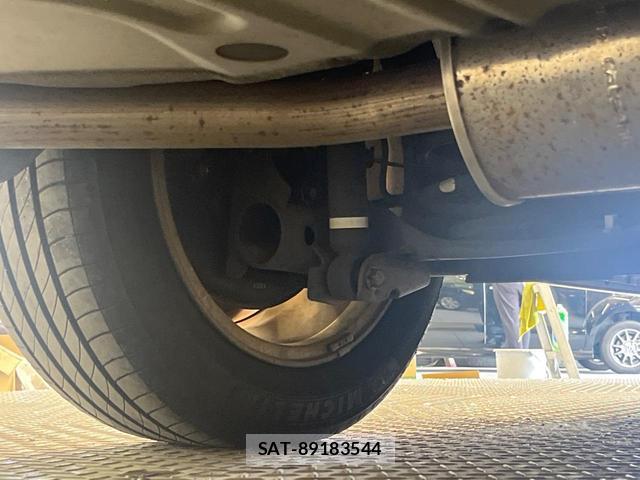 Nissan SERENA 2011-01 8219194-7