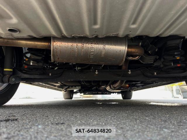 Nissan SERENA 2017-09 8219423-17