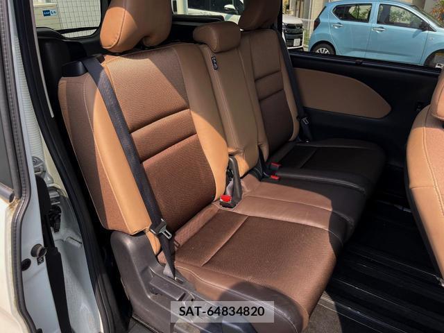 Nissan SERENA 2017-09 8219423-8