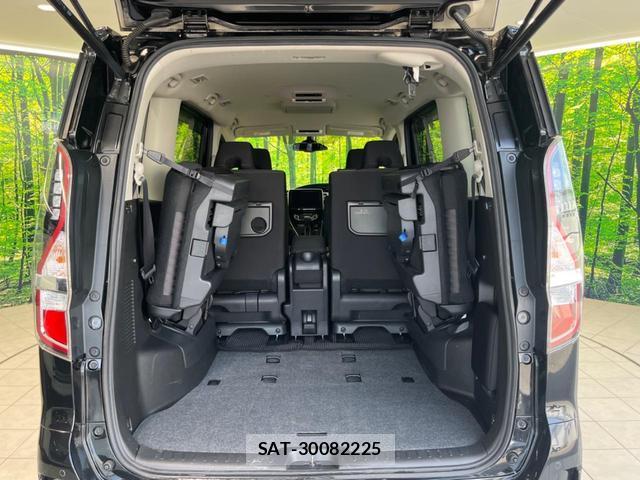Nissan SERENA 2019-10 8219736-10