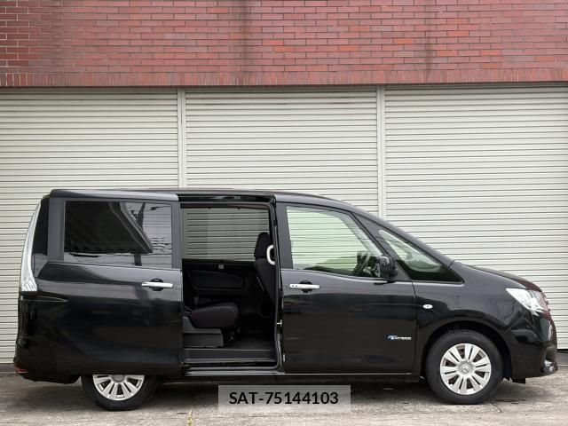Nissan SERENA 2013-07 8220382-3