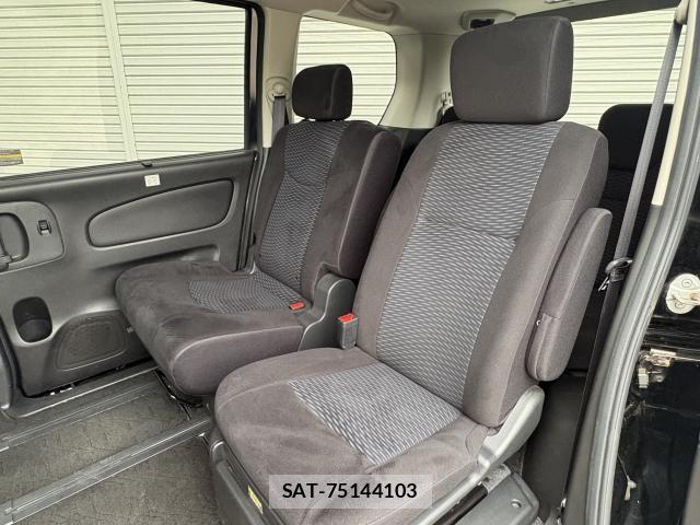 Nissan SERENA 2013-07 8220382-6