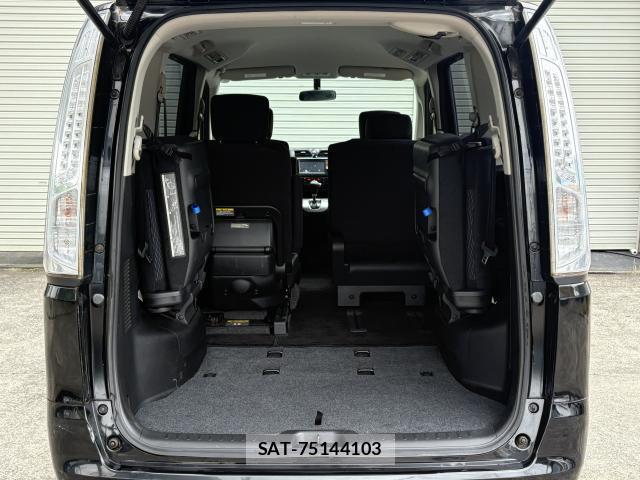 Nissan SERENA 2013-07 8220382-9