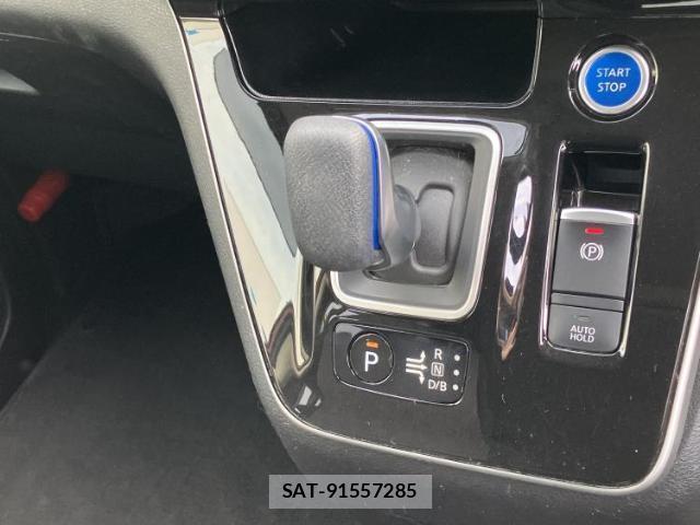 Nissan SERENA 2020-04 8220553-17