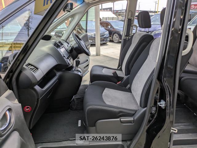 Nissan SERENA 2015-04 8220982-14