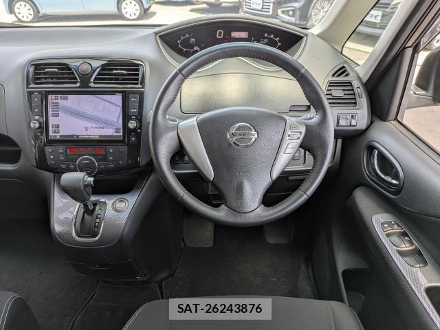 Nissan SERENA 2015-04 8220982-17