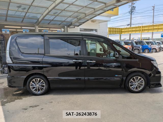 Nissan SERENA 2015-04 8220982-3
