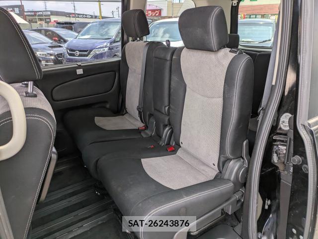 Nissan SERENA 2015-04 8220982-6