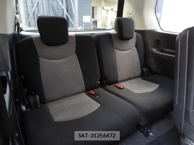 Nissan SERENA 2015-12 8221256-11