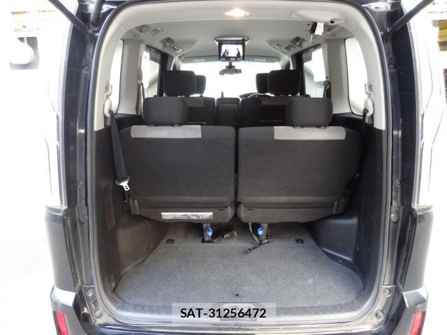 Nissan SERENA 2015-12 8221256-12