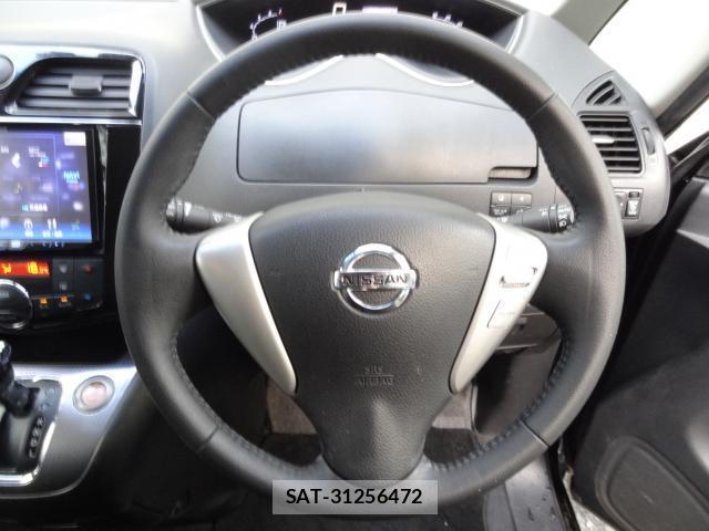 Nissan SERENA 2015-12 8221256-13
