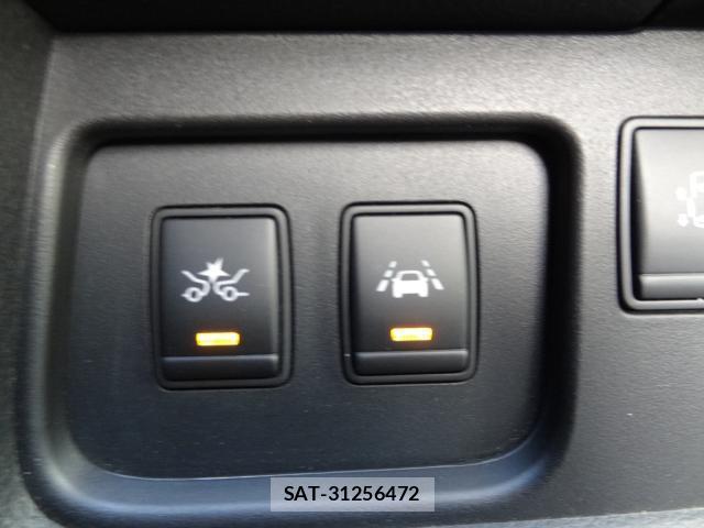 Nissan SERENA 2015-12 8221256-17