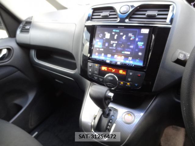 Nissan SERENA 2015-12 8221256-19