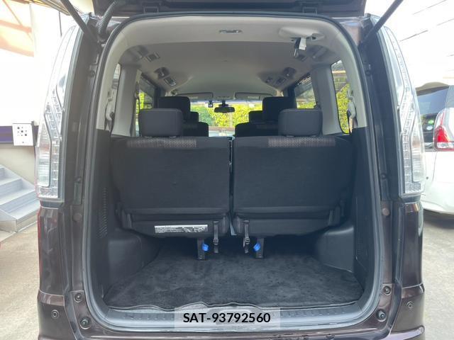 Nissan SERENA 2016-07 8221395-13