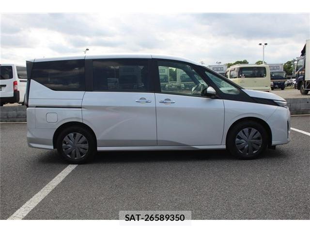 Nissan SERENA 2023-06 8222097-8