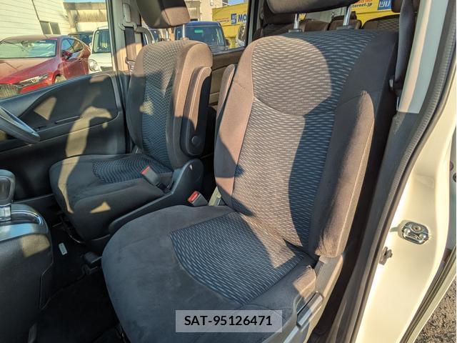 Nissan SERENA 2015-10 8222900-5