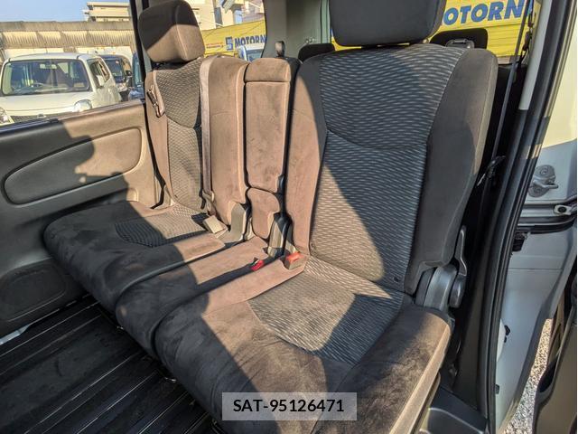 Nissan SERENA 2015-10 8222900-6