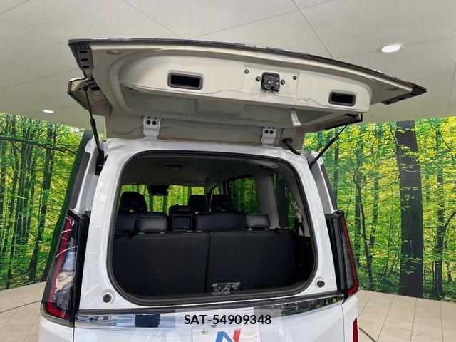 Nissan SERENA 2023-06 8224043-10