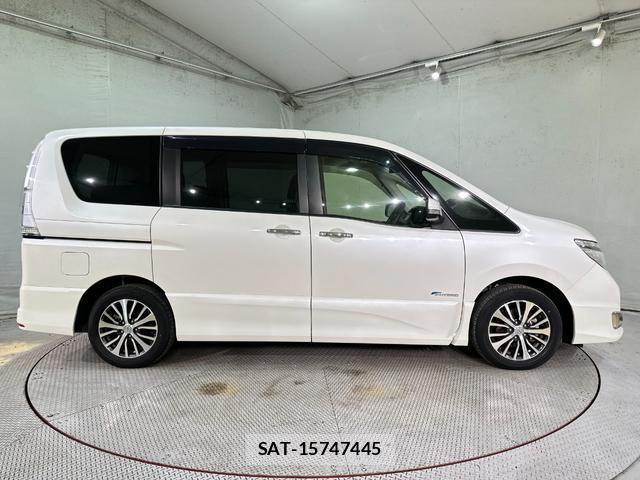 Nissan SERENA 2015-06 8224051-12