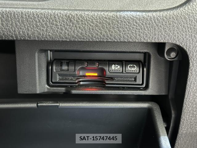 Nissan SERENA 2015-06 8224051-4