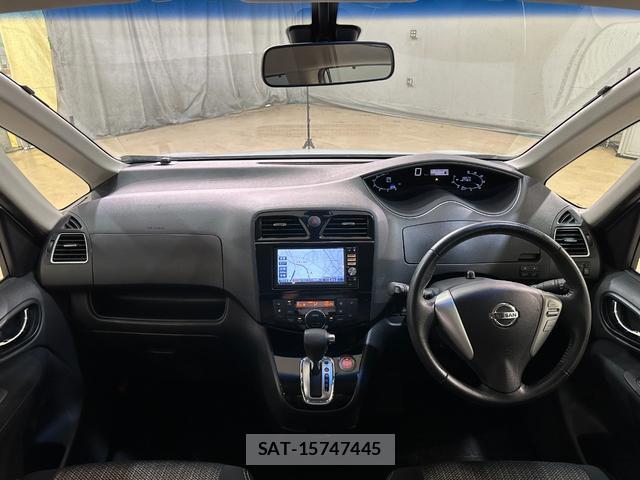 Nissan SERENA 2015-06 8224051-9
