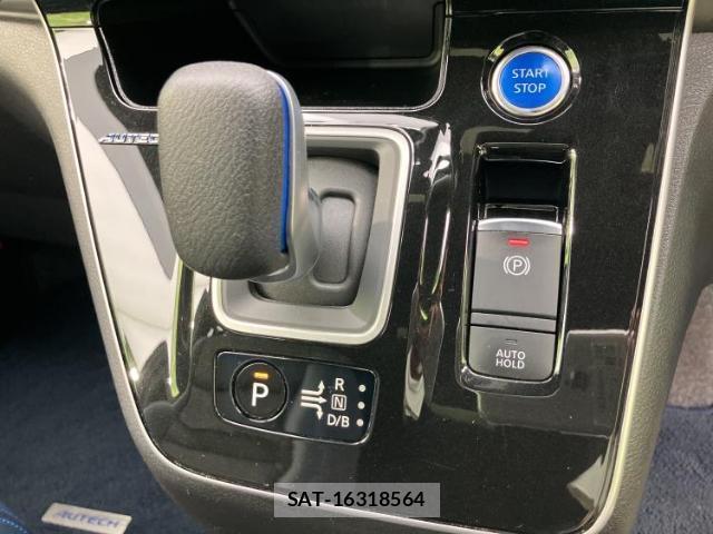 Nissan SERENA 2021-07 8225060-17