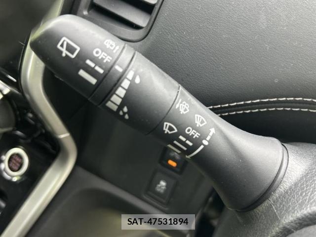 Nissan SERENA 2016-10 8225178-17