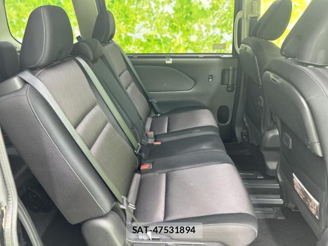 Nissan SERENA 2016-10 8225178-4