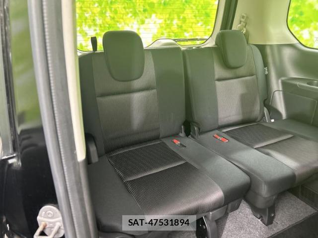 Nissan SERENA 2016-10 8225178-5