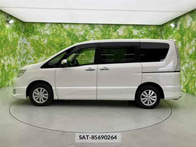 Nissan SERENA 2014-03 8225301-1