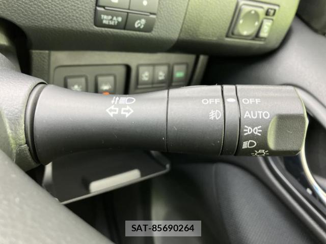 Nissan SERENA 2014-03 8225301-16
