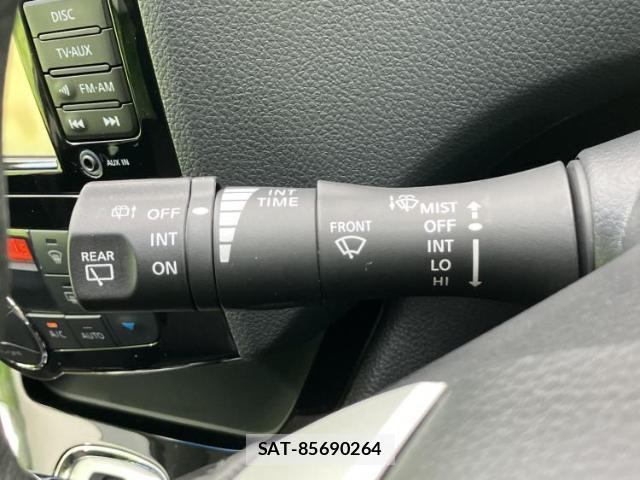 Nissan SERENA 2014-03 8225301-17