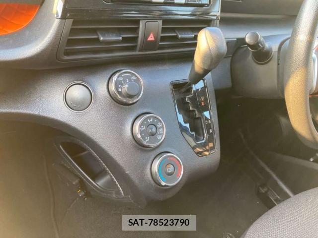 Toyota SIENTA 2022-05 8216393-10