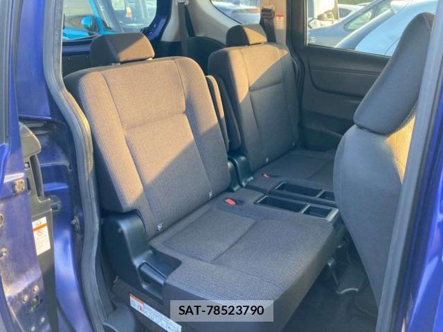 Toyota SIENTA 2022-05 8216393-6