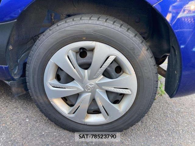 Toyota SIENTA 2022-05 8216393-8