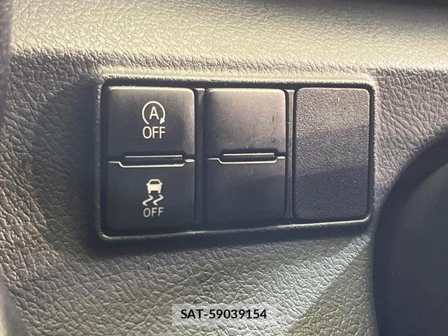 Toyota SIENTA 2016-04 8216594-7