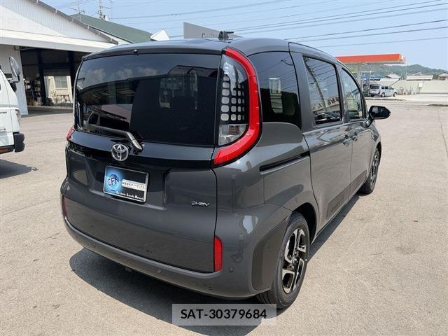Toyota SIENTA 2026-06 8216780-1