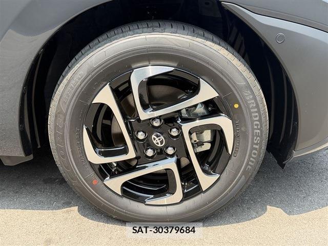 Toyota SIENTA 2026-06 8216780-12