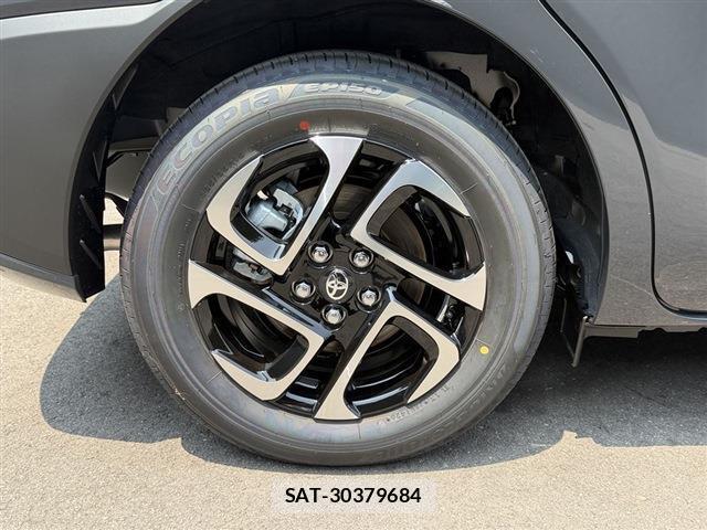 Toyota SIENTA 2026-06 8216780-13