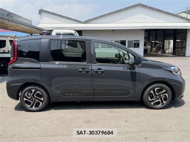 Toyota SIENTA 2026-06 8216780-5