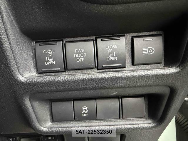 Toyota SIENTA 2023-12 8216837-11