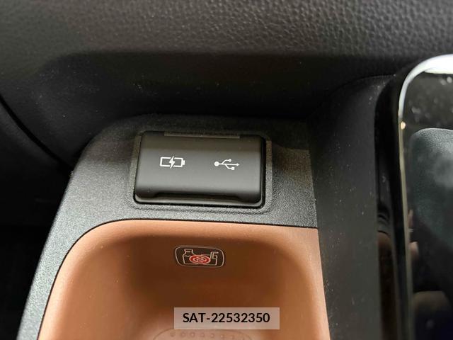 Toyota SIENTA 2023-12 8216837-13