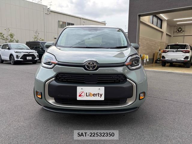 Toyota SIENTA 2023-12 8216837-14